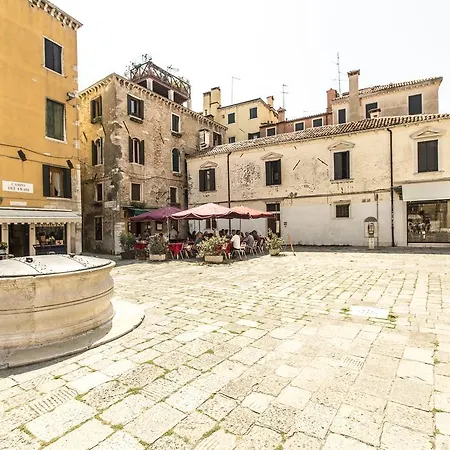 Studio Frari Wifi Apartment Venice